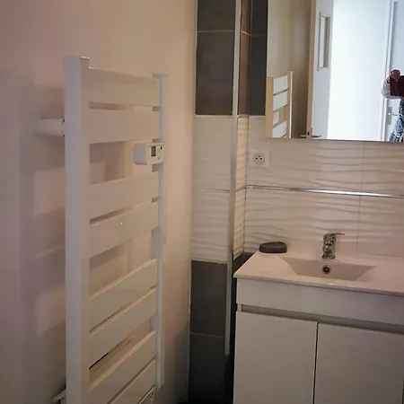 54m2, Clim, T2, Centre Bandol, Terrasse, A Pied 아파트 방돌