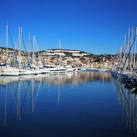 Apartment 54m2, Clim, T2, Centre Bandol, Terrasse, A Pied *