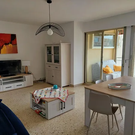 54m2, Clim, T2, Centre Bandol, Terrasse, A Pied Appartement